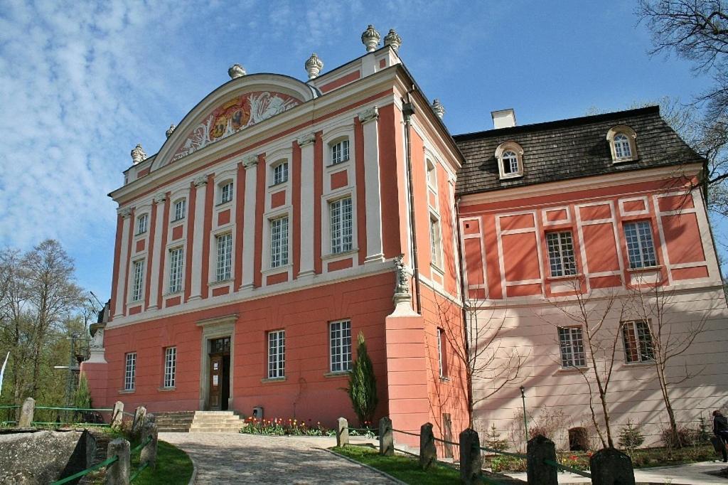 Palac Kurozweki Aparthotel Buitenkant foto
