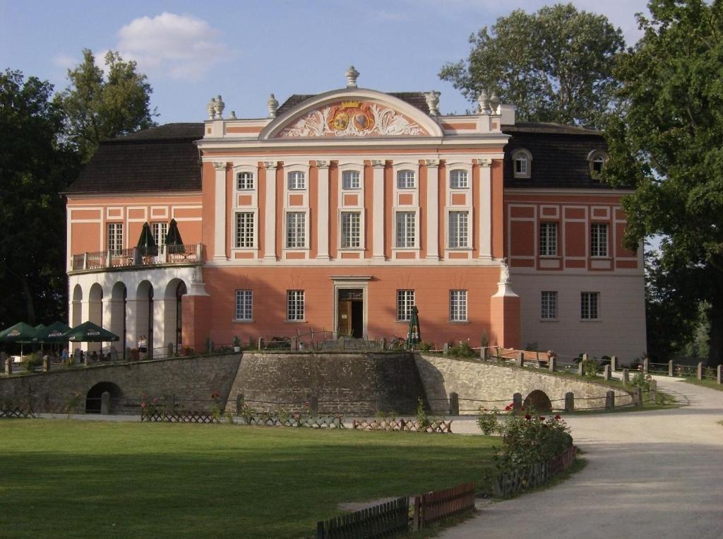 Palac Kurozweki Aparthotel Buitenkant foto