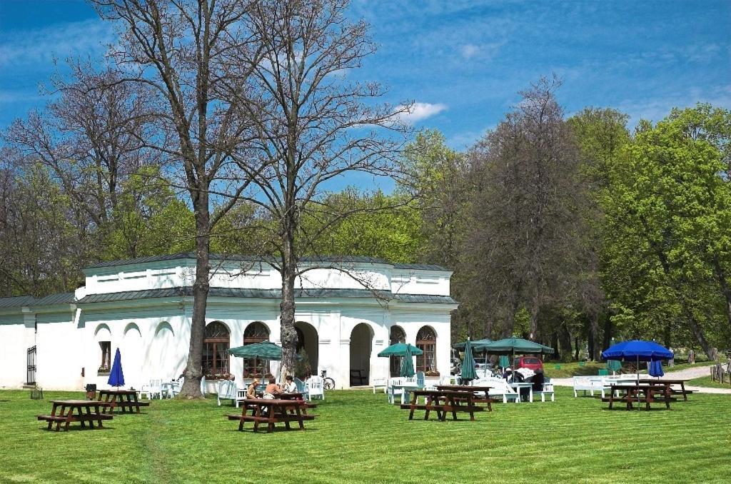 Palac Kurozweki Aparthotel Buitenkant foto